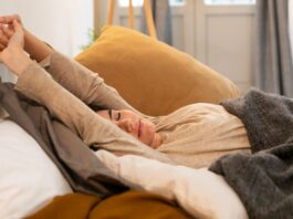 Sleepmaxxing: Όλα όσα πρέπει να ξέρεις για το wellness trend