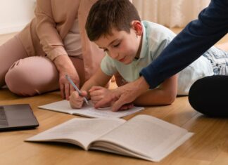 4 συμβουλές για να βοηθήσετε το παιδί σας να μελετήσει αποτελεσματικά