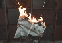3 σημάδια ότι κάνεις gaslighting στον ίδιο σου τον εαυτό