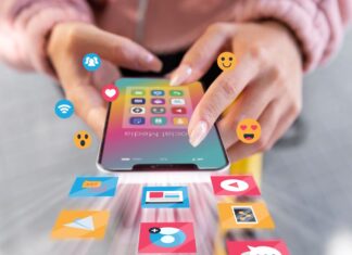 Social media κάτω των 15: Απαγόρευση ή ουσιαστική λύση;