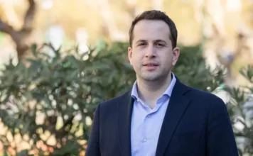 Όμηρος Τσάπαλος: «Ο Βουλευτής της Γειτονιάς σας»
