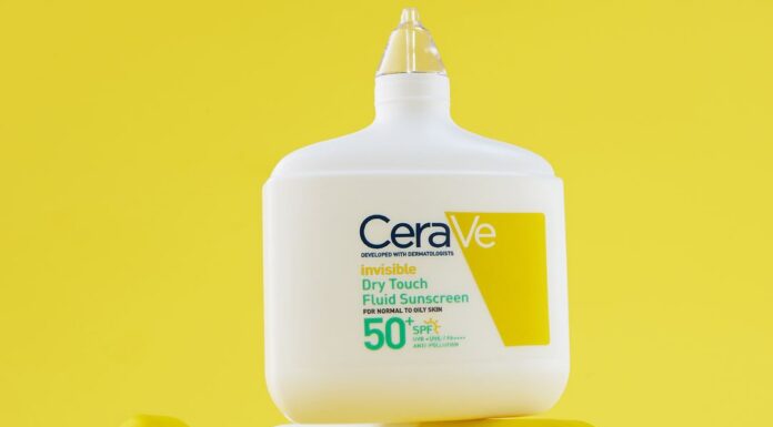 Η CERAVE ΛΑΝΣΑΡΕΙ ΤΗΝ ΚΑΜΠΑΝΙΑ «SUN CARE YOU WANT TO WEAR»