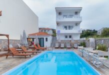 Koukounari Apartments & Rooms: Island Comfort with a Natural Touch