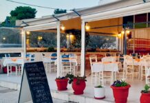 Faros: Fresh & Tasty Dishes, Steps from the Sea!