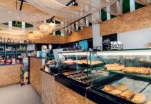 Πάντα Cafe: Your daily coffee spot with fresh snacks!