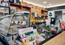 Coffee Shine: Ένα σημείο που διεκδικεί τον ρόλο του καθημερινού σταθερού “go-to” — και ακριβώς εκεί βρίσκεται η δύναμή του.