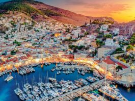 HYDRA: HISTORY, BLUE HORIZONS AND STONE PATHS