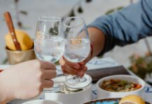 Στον Όρμο Αφροδίτης το καλό φαγητό και οι ζωντανές παρέες έχουν τον πρώτο λόγο